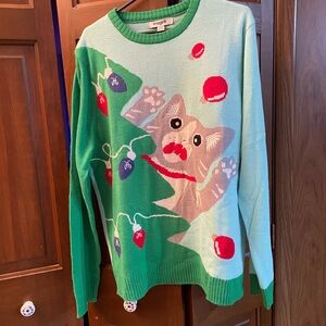 Playful Cat Print Sweater in Green